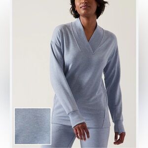 Athleta Clarity Light Heather Blue Sweater Size Small